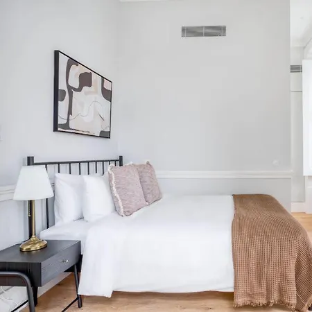 Private Bedrooms In The Heart Of * Lisboa